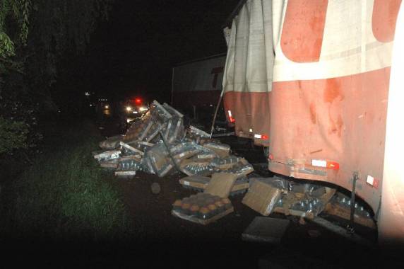 Acidente na RS 135 envolve duas carretas e um automóvel - foto 2