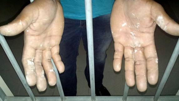 PRF flagra placa adulterada com tinta na BR 101 

em Palhoça - foto 3