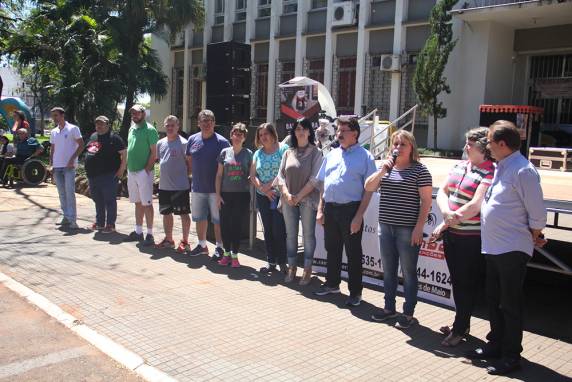 ''Família na Praça''
movimentou o feriado em Três de Maio - foto 2