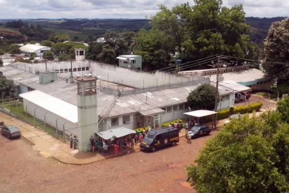 Fuga foi 

percebida por agentes penitenciários por volta das 3h desta sexta-feira (3). Um túnel foi encontrado dentro de uma cela
