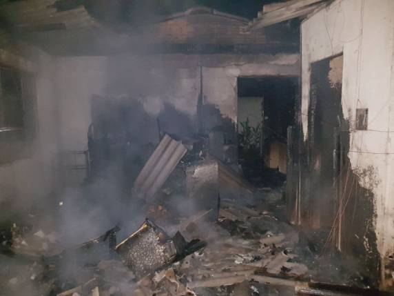 Homem morre
carbonizado no Bairro Habitar Brasil, em Espumoso - foto 2