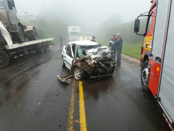 Acidente ocorreu na BR-163 em Guaraciaba. Motorista do automóvel não tinha CNH, segundo PRF