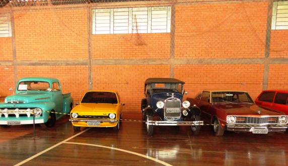 Veteran representado em
encontro de carros antigos de Santo Cristo - foto 2