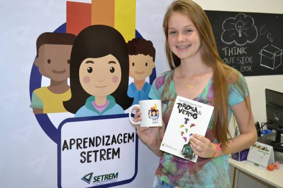 Suelen Caroline Fuhr é aprendiz na empresa São José Industrial e participará de sessão de autógrafos no lançamento do livro, em Porto Alegre