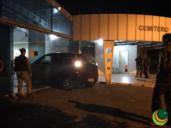 Motorista embriagado invade velório em cemitério de Passo Fundo - foto 3