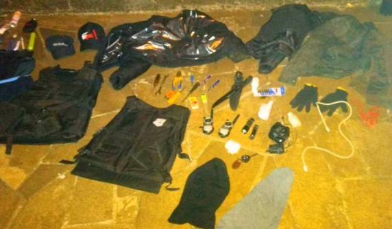 Carro roubado em Passo Fundo é abandonado por bandidos em Casca - foto 3