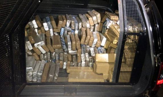 Ação conjunta PRF, Polícia Civil e Militar Rodoviária apreende cerca de 589 kg de maconha em São Lourenço do Oeste - foto 3