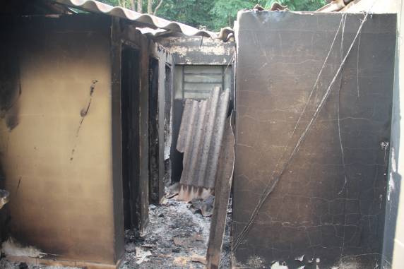 Vândalos colocam fogo em prédios do CIGRES em Três de Maio - foto 2