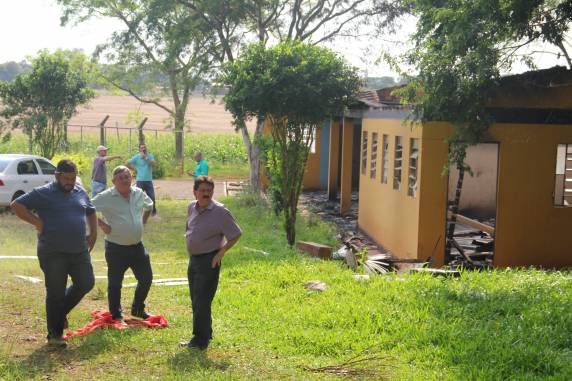 Vândalos colocam fogo em prédios do CIGRES em Três de Maio - foto 8