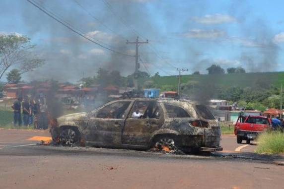 Envolvido em assaltos, bando formado por índios e não-índios foi 

desarticulado este ano na maior área caingangue do RS. Entre os 25 suspeitos identificados, investigação da polícia confirma que há ligações com quadrilhas do Estado e de São Paulo