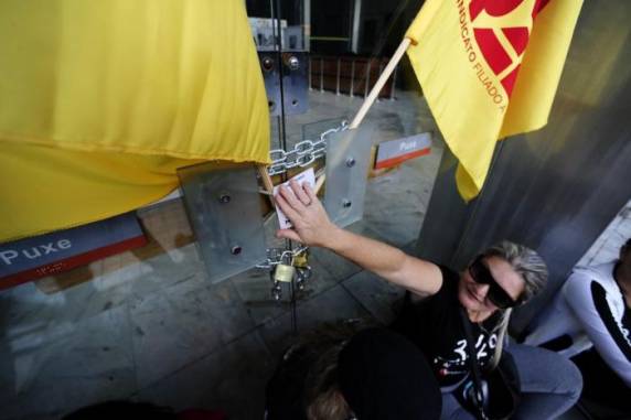 Segundo os manifestantes, se não 

houver acordo, eles vão manter os bloqueios durante todo o dia