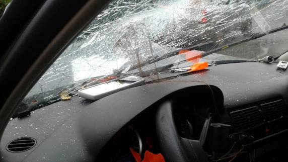 Saída de pista deixa cinco pessoas feridas na RS 342 - foto 2