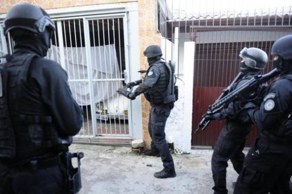 Investigação do Denarc apontou que mais de 200 grupos no aplicativo funcionavam como "feirões" de armas com a participação de 

pessoas sem relação com quadrilhas