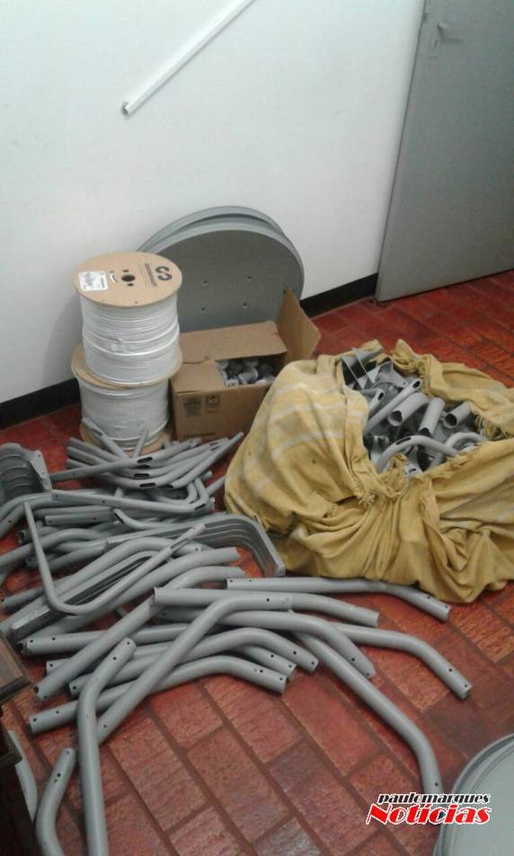 Brigada Militar apreende equipamentos de procedência duvidosa em Três
de Maio - foto 2