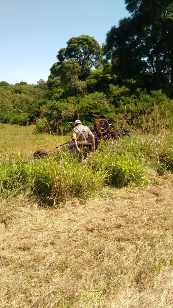 Saída de pista na RS 218 resulta em danos
materiais - foto 4