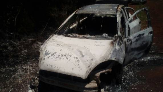 Brigada Militar localiza veículo abandonado e incendiado no interior de Três de Maio - foto 2