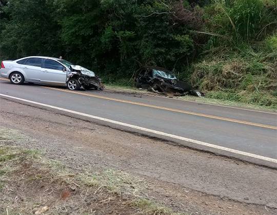 Colisão frontal deixa três pessoas feridas na RS 210 entre Boa Vista do Buricá e São Martinho - foto 4