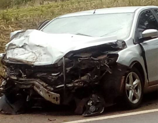 Colisão frontal deixa três pessoas feridas na RS 210 entre Boa Vista do Buricá e São Martinho - foto 2