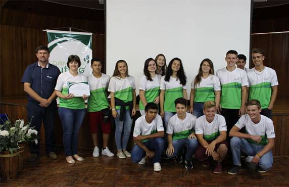 Projeto
Cultivando o Futuro 2017 formou 230 jovens - foto 2