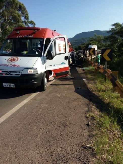 Acidente com ônibus e carro deixa 24 feridos em Candelária - foto 3