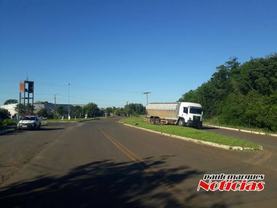 Mulher fica ferida em acidente entre moto e caminhão no trevo de Horizontina - foto 3