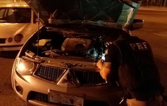 PRF recupera
picape roubada e prende três receptadores na BR 101 em Itapema - foto 3