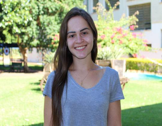 Aluna do Ensino Médio, Amanda Marasca passará mais de duas semanas na Alemanha com grupo de estudantes de todo o mundo