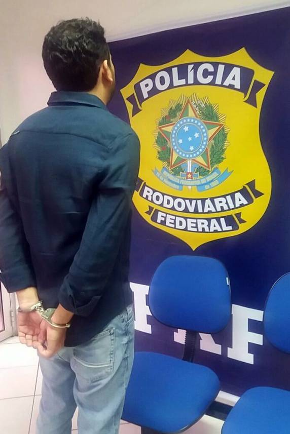 Homem é preso com 280 kg de maconha na BR 101 em Itapema - foto 2