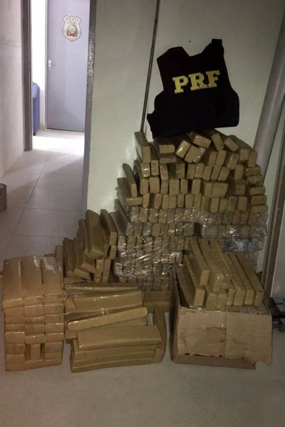 Homem é preso com 280 kg de maconha na BR 101 em Itapema - foto 4