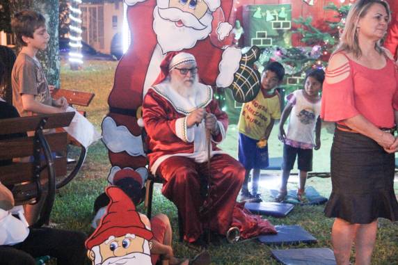 Casa do Papai Noel recebe abertura do Natal em TM - foto 3