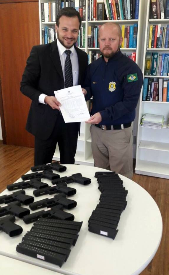 Dez pistolas apreendidas na BR 101 durante a Operação Independência são doadas à PRF - foto 3