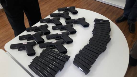 Dez pistolas apreendidas na BR 101 durante a Operação Independência são doadas à PRF - foto 4