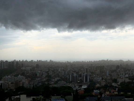 Vento forte e chuva
causam estragos no Rio Grande do Sul - foto 4