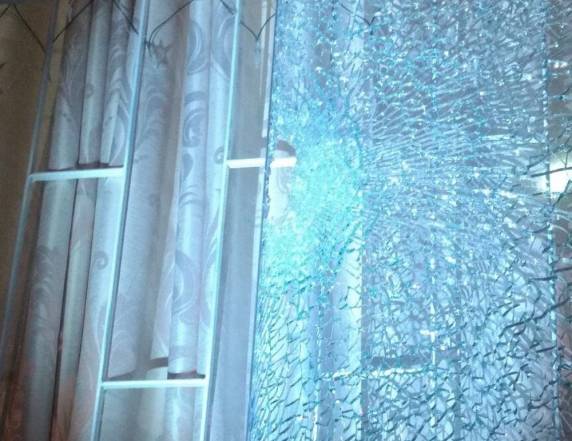 Disparos foram efetuados após desentendimentos, segundo a polícia. Suspeito 

fugiu do local, mas delegado diz que ele pode se apresentar em breve