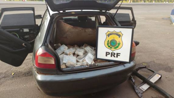 PRF prende homem com cerca de
150Kg de maconha na BR 158 em Cruz Alta - foto 3