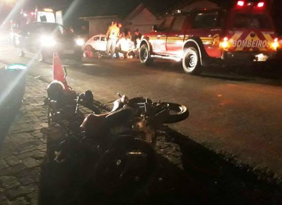 Testemunhas e bombeiros tentaram reanimar ciclista, mas ele 

não resistiu