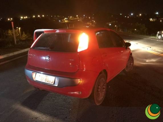 BM e PRF em ação: joias,
armas e quatro veículos roubados são recuperados após prisão de bandido em Passo Fundo - foto 5