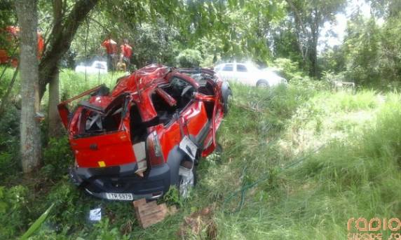 Acidente na BR 285 deixa mulher presa as ferragens em Vitória das Missões - foto 2