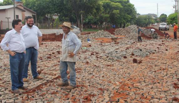 Calçamento era esperado a anos pelos moradores do local