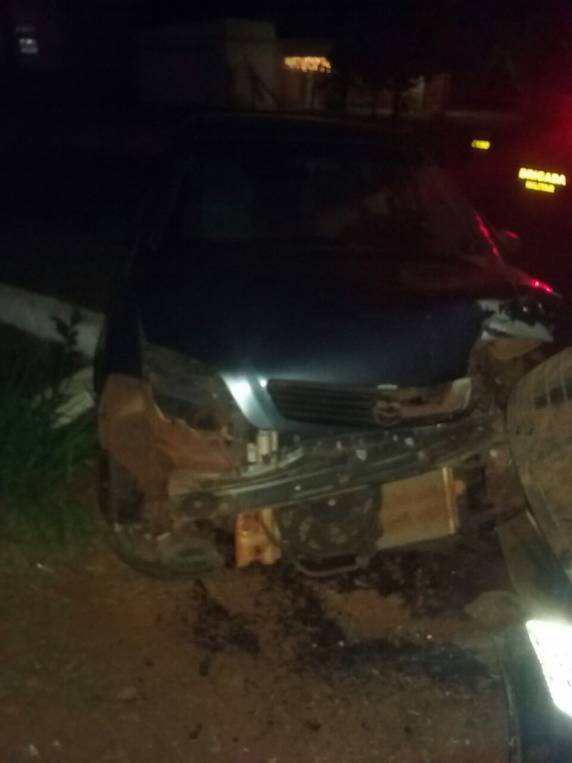 Automóvel bate na traseira de caminhão na RS
342 em Independência - foto 3