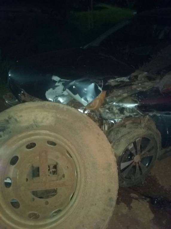 Automóvel bate na traseira de caminhão na RS
342 em Independência - foto 2