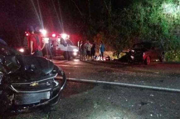 O acidente foi na altura do km 150,8 da BR-386