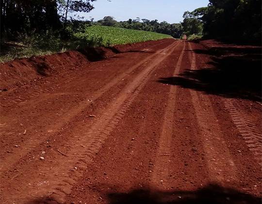 Secretaria de Obras recupera estradas no
interior de Três de Maio - foto 3