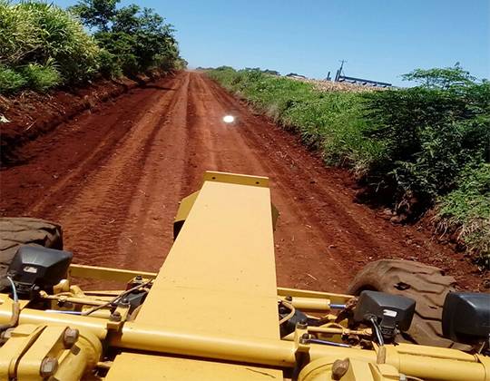 Secretaria de Obras recupera estradas no
interior de Três de Maio - foto 4