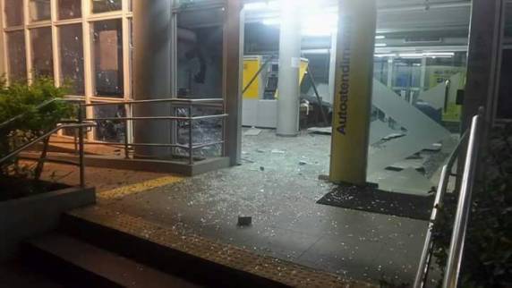 Grupo armado explode agências bancárias em Butiá - foto 5
