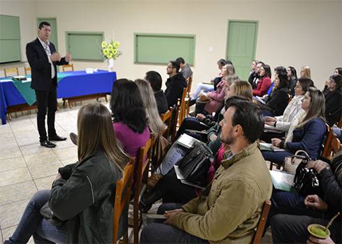 Objetivo é ensinar técnicas e capacitar profissionais para atuar no planejamento, desenvolvimento, acompanhamento e controle de atividades de gestão