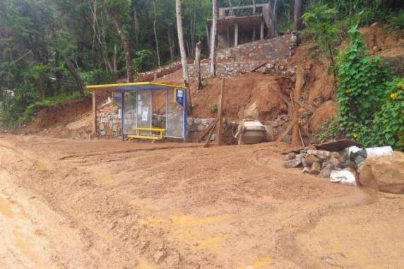 Temporal causa deslizamentos e alagamentos em bairros do sul e leste da Ilha - foto 5