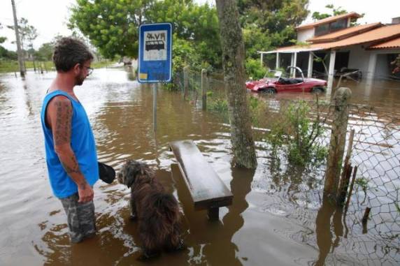 Temporal causa deslizamentos e alagamentos em bairros do sul e leste da Ilha - foto 7