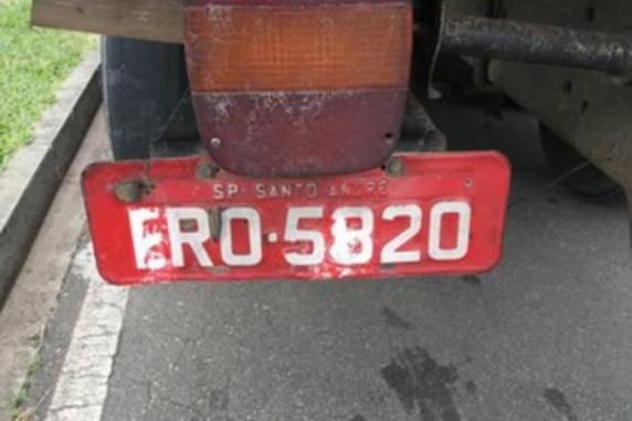 Caminhoneiro de 33 anos transformou a vogal "I" em "E" e o número "3" em "8"