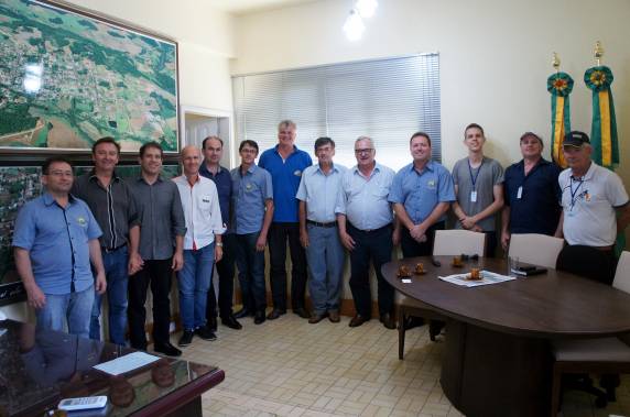 Secretário dos Transportes do Estado
visita São José do Inhacorá - foto 2